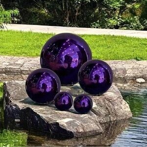 NWOT 2 Piece Battery Operated Purple Reflective Garden Spheres